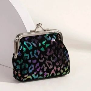 🎉Host Pick🎉 NWT Multi Colored Rainbow Effect Leopard Print Kiss Lock Coin Bag!